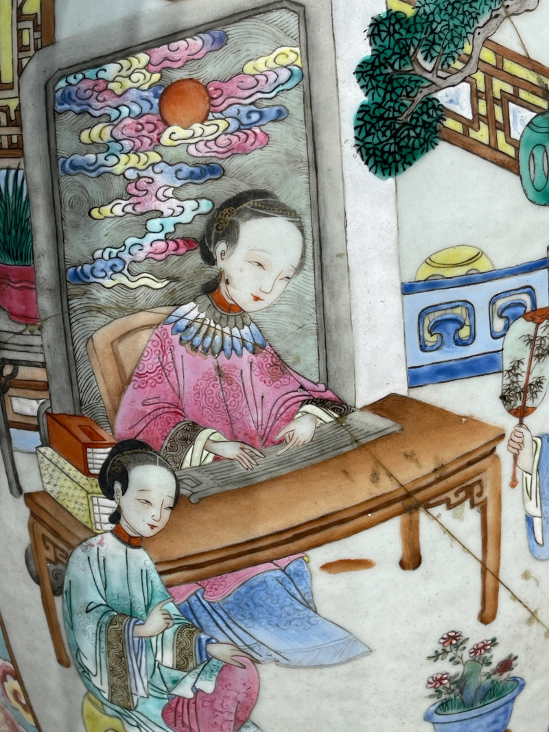 清乾隆 粉彩仕女纹大瓶一对 - 图13
