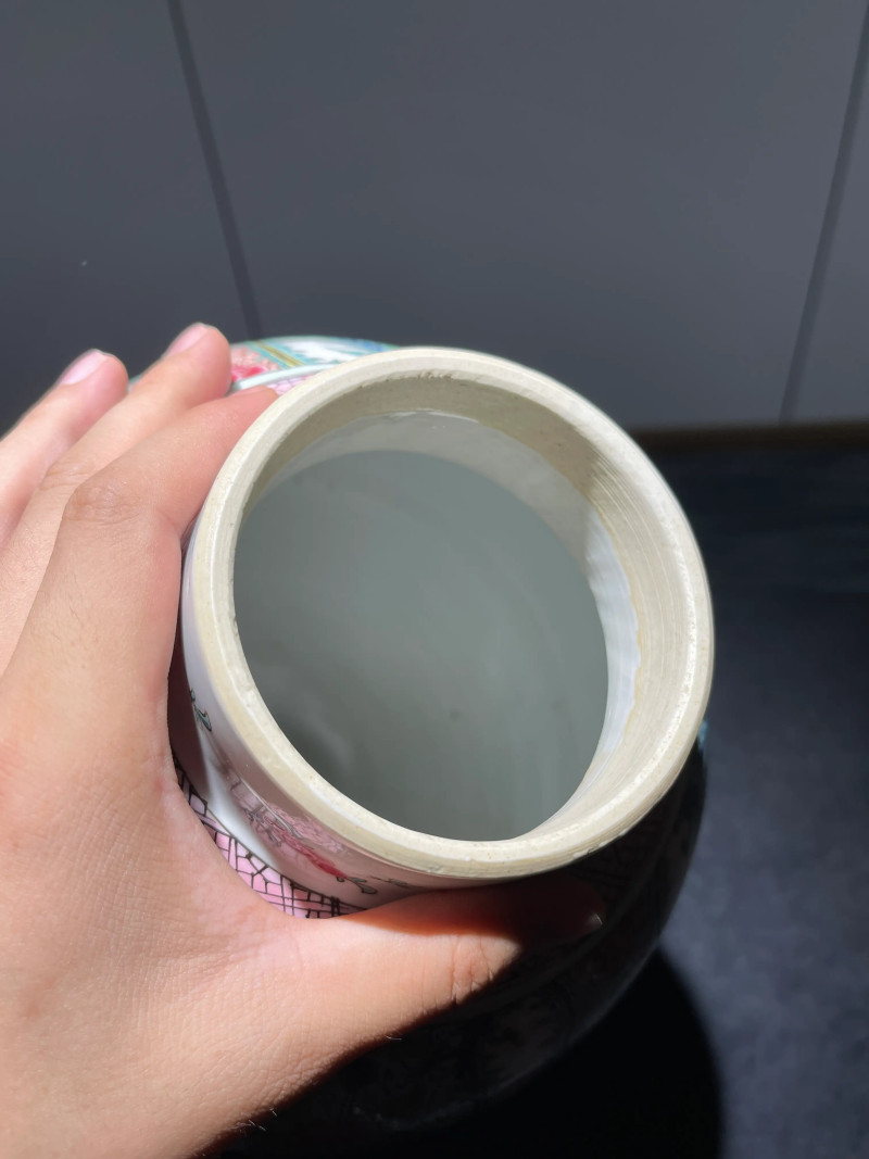 清雍正 粉彩花卉开光山水纹盖瓶一对 - 图12