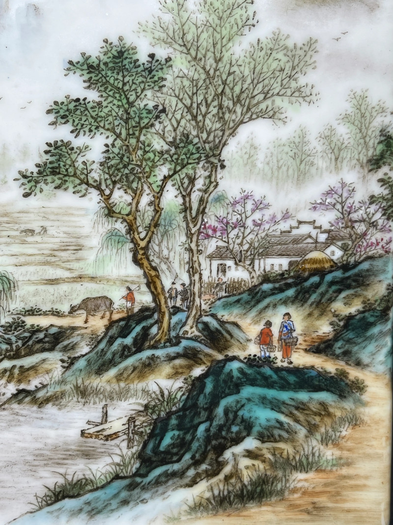 1962年 游海滨画粉彩春耕图琮式瓶 - 图6