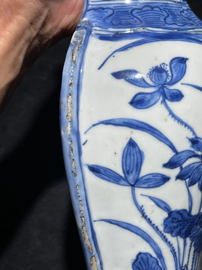 明万历 青花花卉纹大壁瓶 - 图13