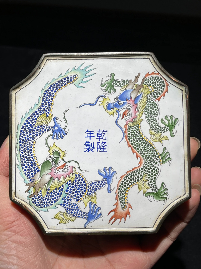 清代 铜胎画珐琅芦雁纹四方倭角盖盒 - 图10