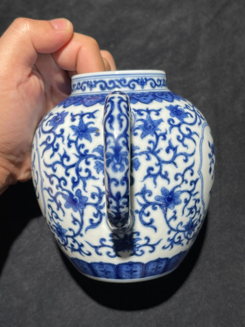 清道光 青花花卉纹执壶 - 图5