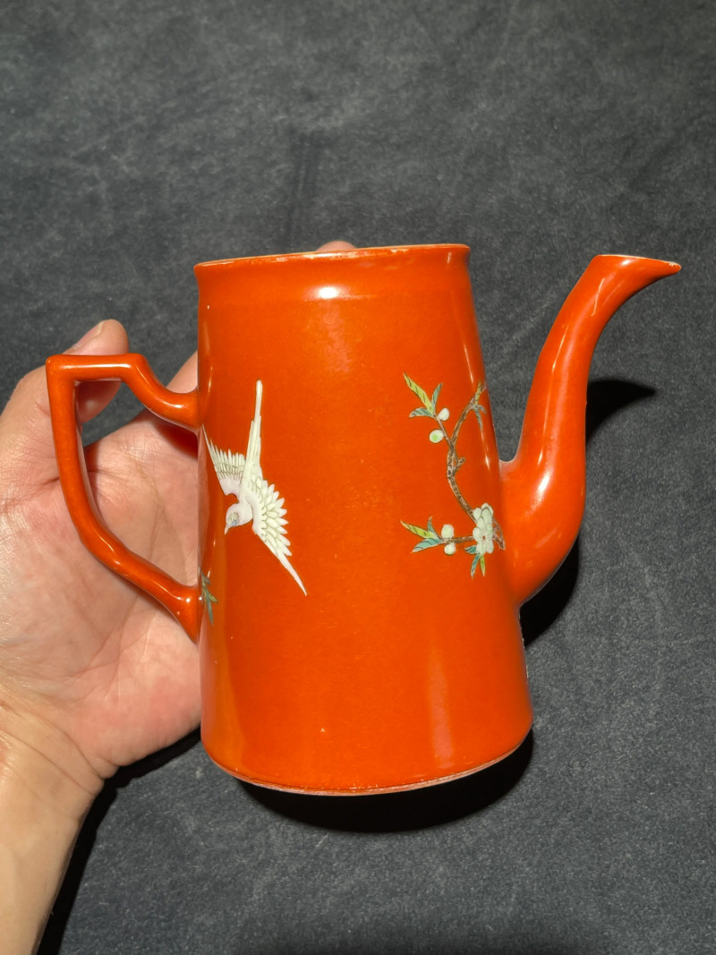 清咸丰 珊瑚红地粉彩花鸟纹执壶 - 图4