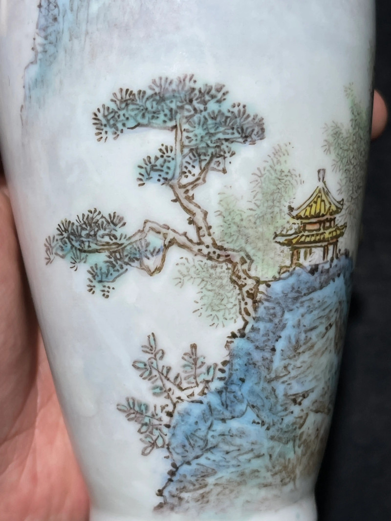 70年代 薄胎粉彩山水纹瓶一对 - 图17