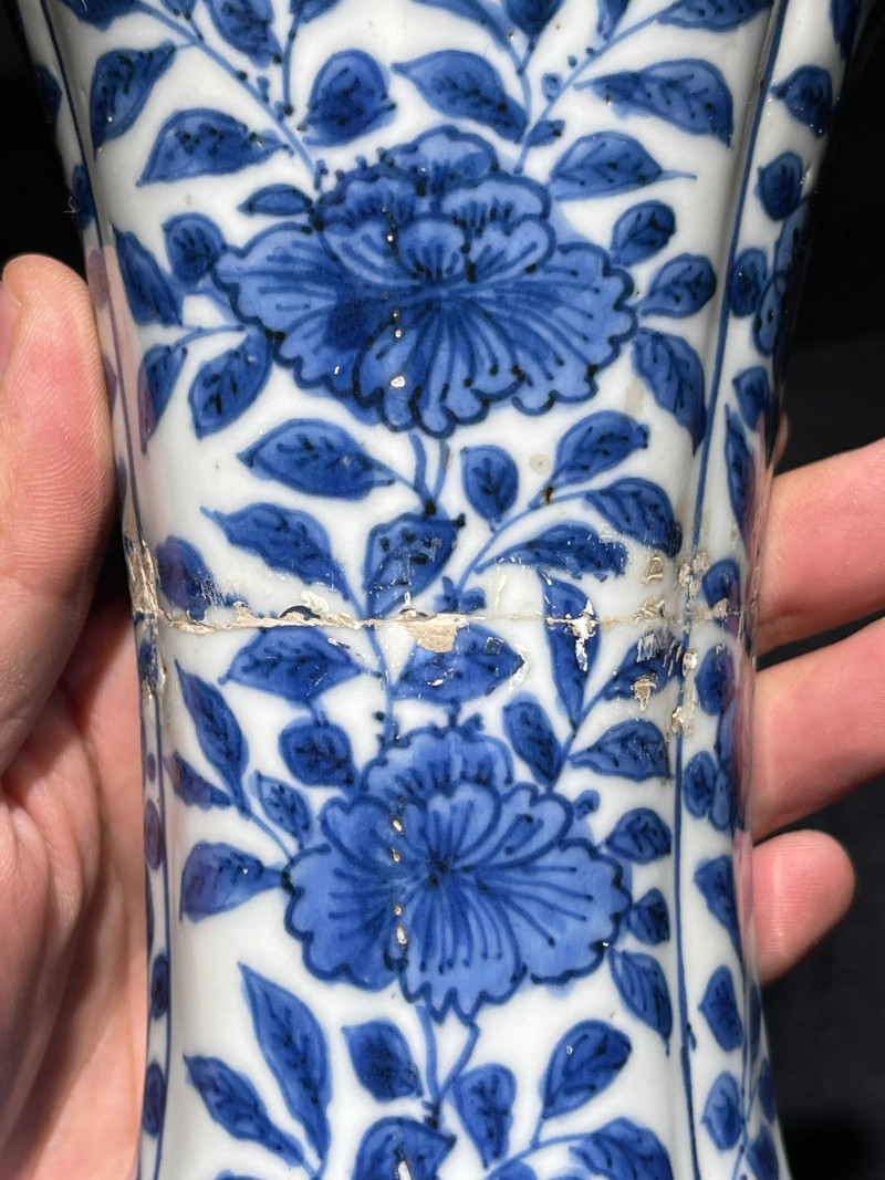 明万历 青花花卉纹大壁瓶 - 图7