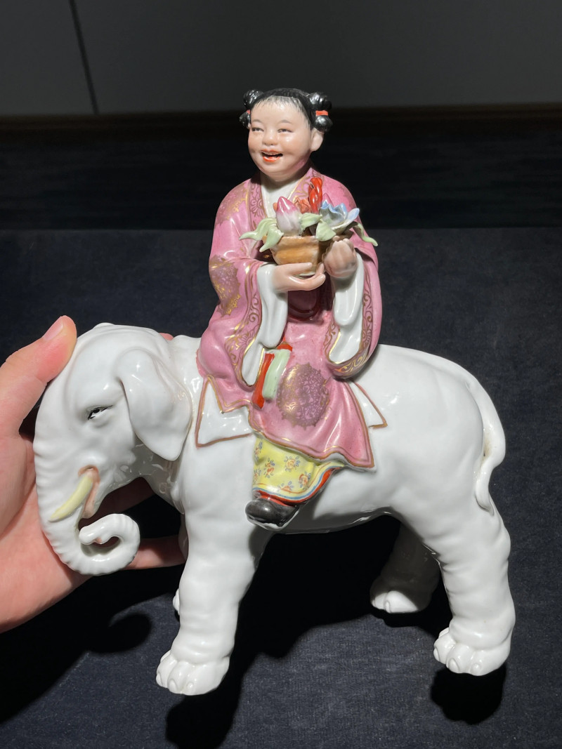 解放初 粉彩童子骑象瓷塑 - 图2