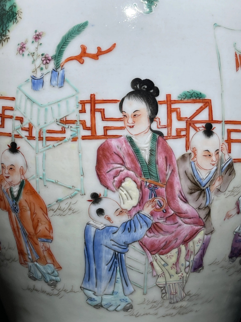民国 粉彩婴戏纹观音瓶 - 图7