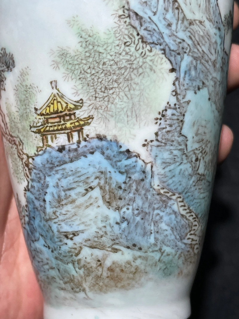 70年代 薄胎粉彩山水纹瓶一对 - 图18