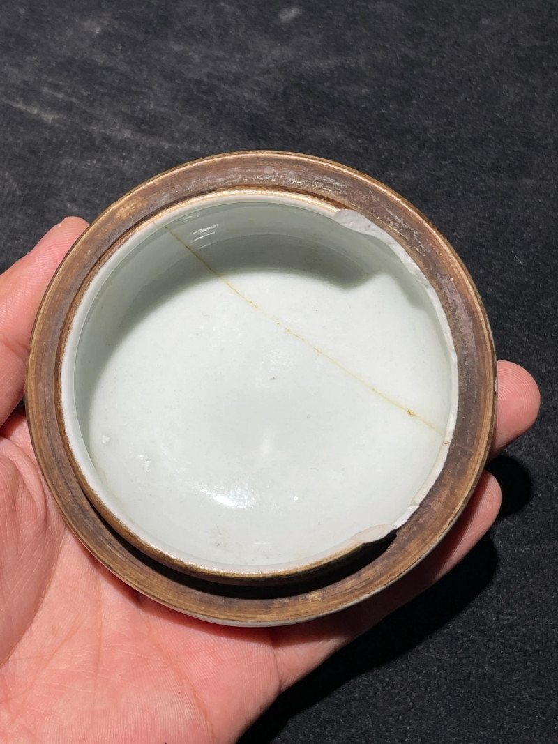 清代 色地粉彩凤穿花纹盖罐 - 图18