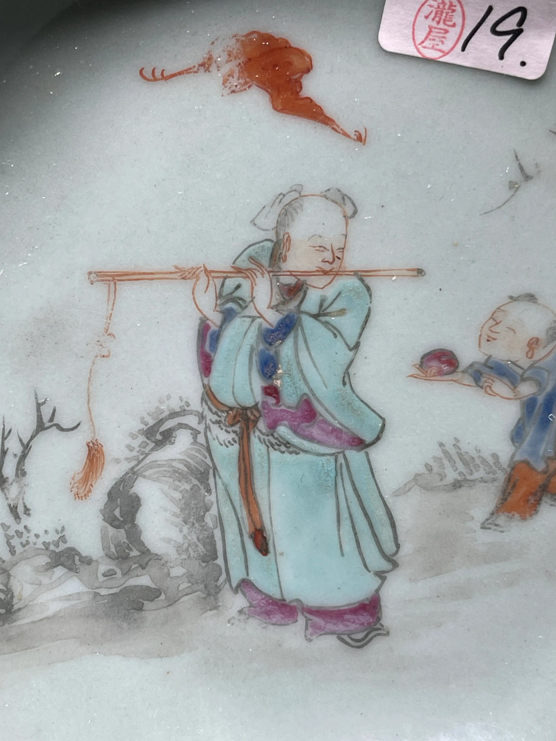 清乾隆 青釉粉彩神仙人物盘一对 - 图14