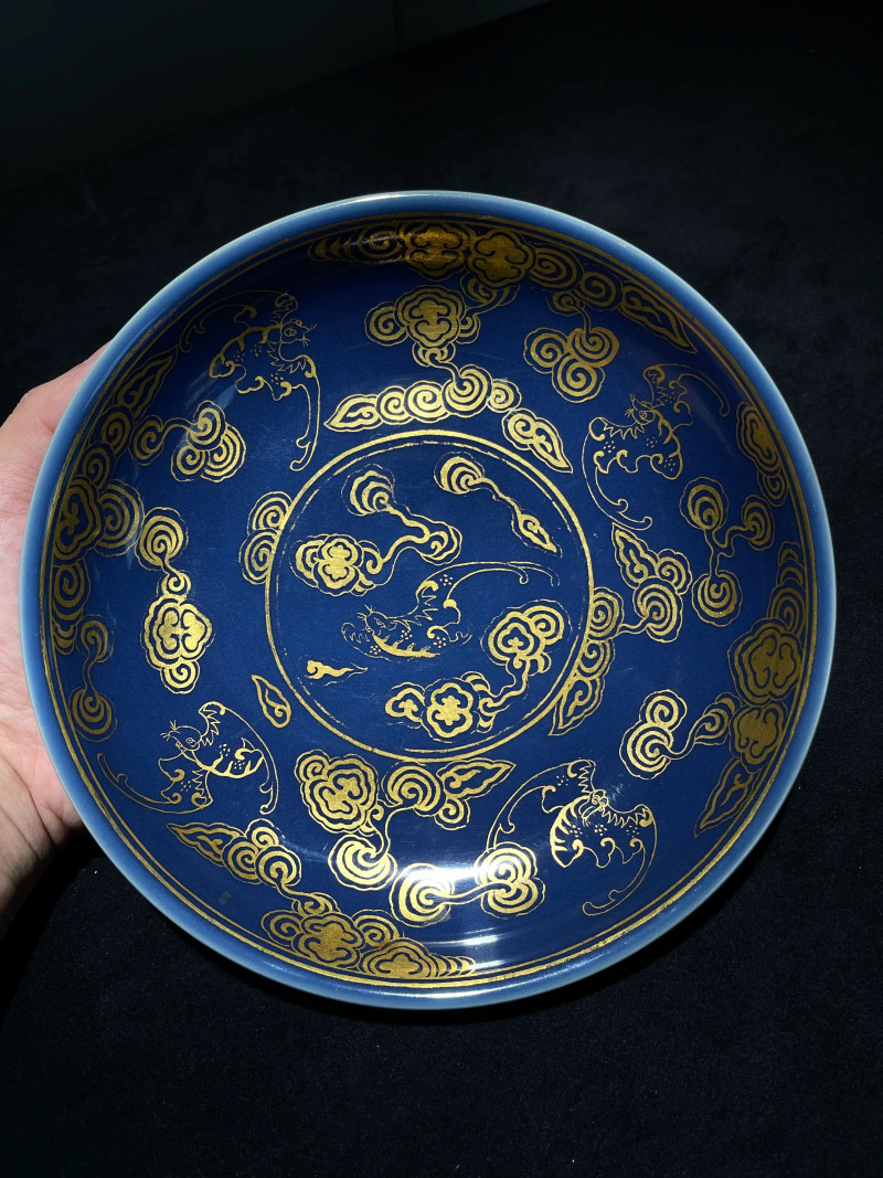清光绪 祭蓝描金云蝠纹盘 - 图2