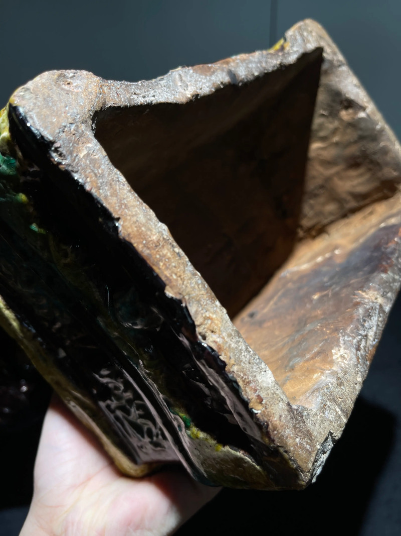 明代 珐华彩瑞兽形烛台一对 - 图15