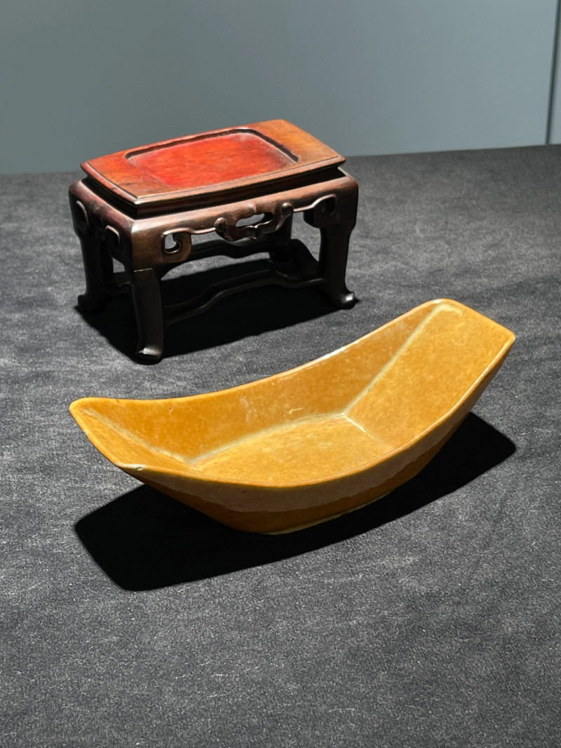清早期 紫金釉元宝形茶船 - 图2