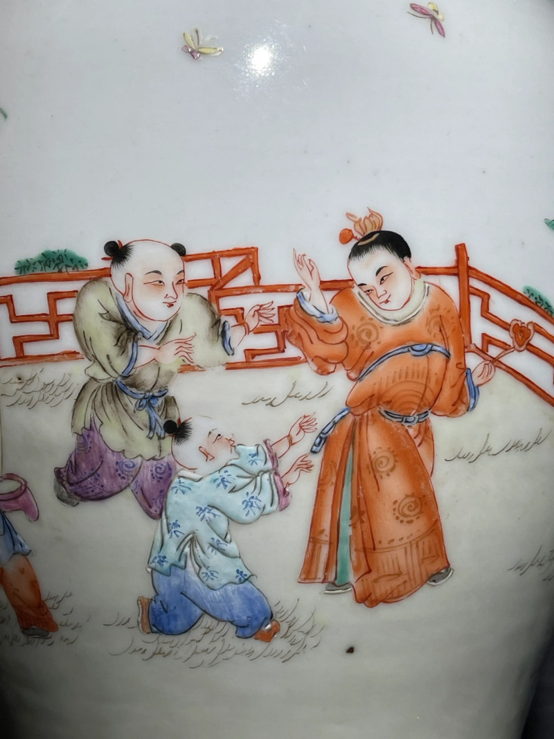 民国 粉彩婴戏纹观音瓶 - 图9
