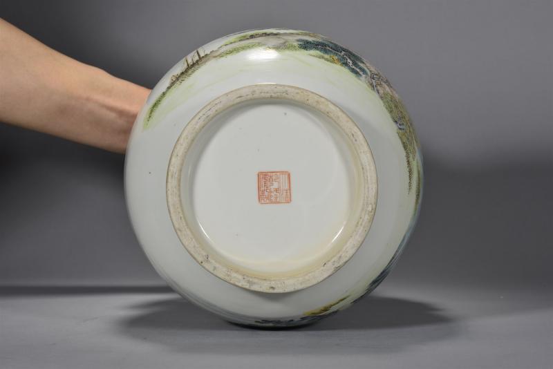 民国 仿乾隆粉彩山水鹿头尊 - 图6
