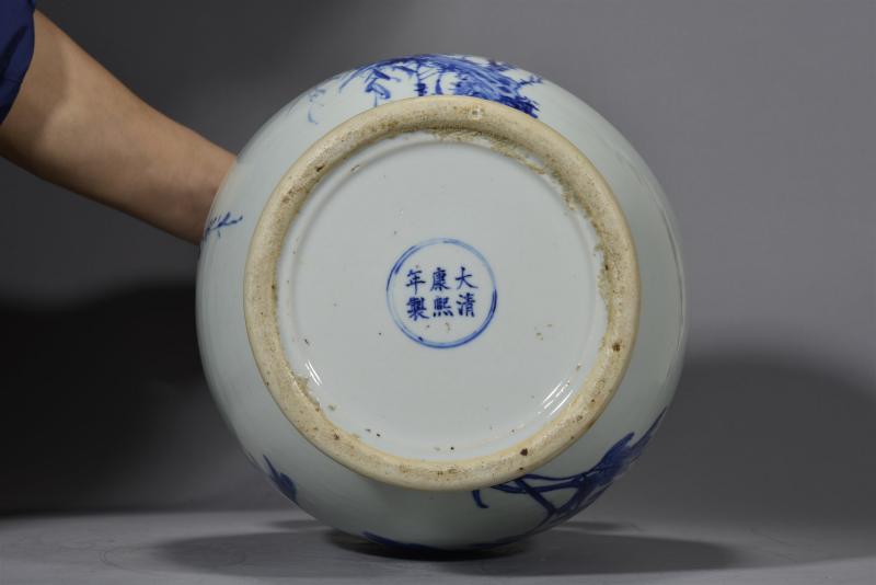 清光绪 金品卿作牡丹一枝秀- 柳燕衔春图青花象耳瓶 - 图6
