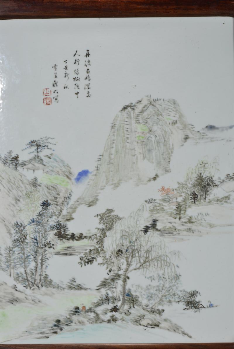 清光绪 程门浅绛彩江村幽居图瓷板插屏 - 图4