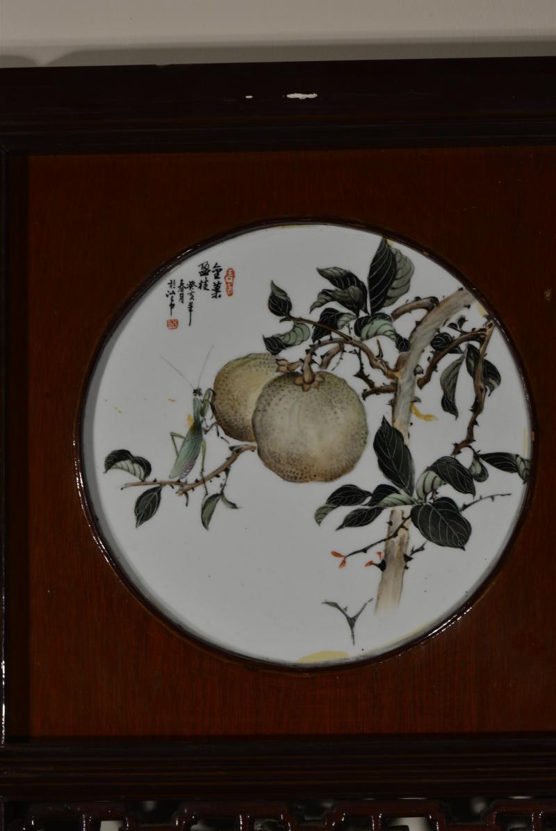 近现代 魏焕明、余少良合作双面粉彩山水人物八联落地大屏风 - 图14