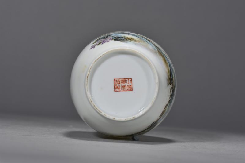 近现代 薄胎山水瓶 - 图6