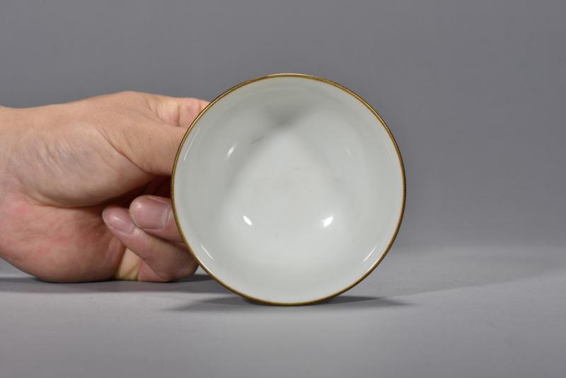 清乾隆 粉彩教子图茶圆 - 图5