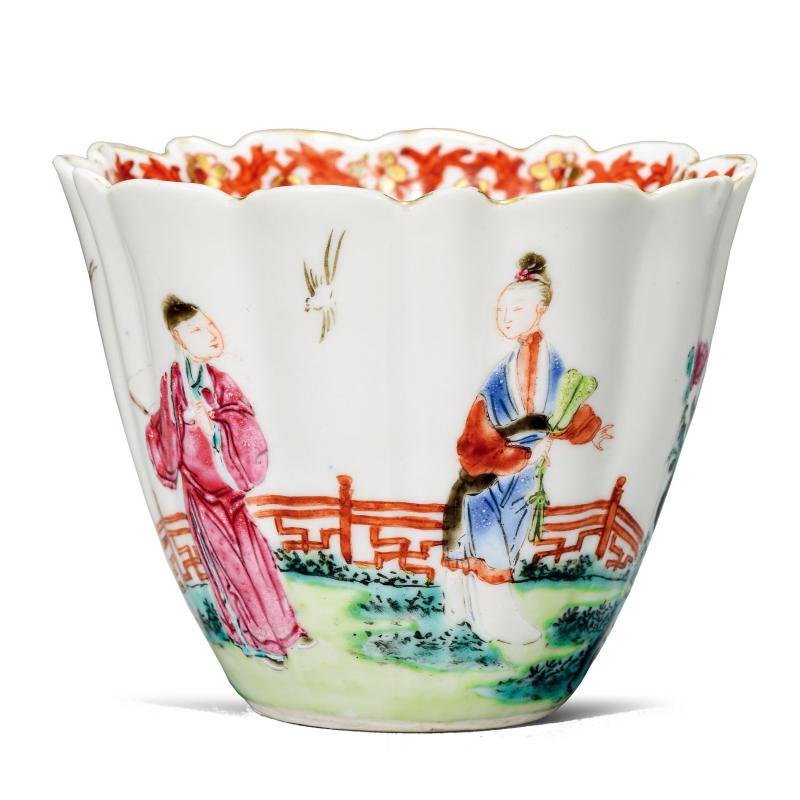 清乾隆 粉彩西厢记花口杯