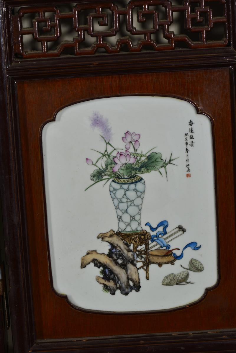 近现代 魏焕明、余少良合作双面粉彩山水人物八联落地大屏风 - 图19