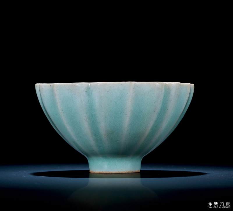 明 龙泉窑粉青釉莲子杯