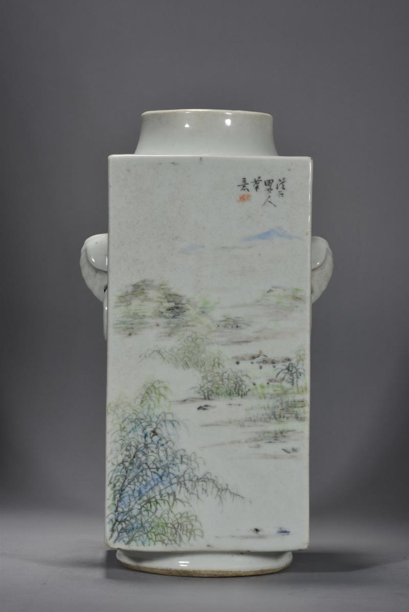 清光绪 周友松浅绛彩山水人物琮式瓶 - 图8