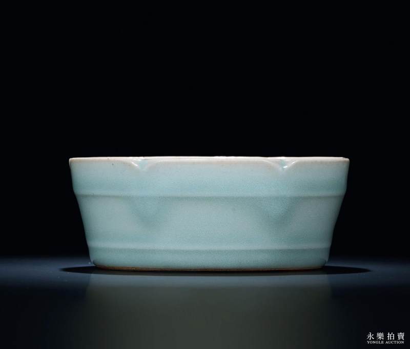 明 龙泉窑粉青釉花口洗