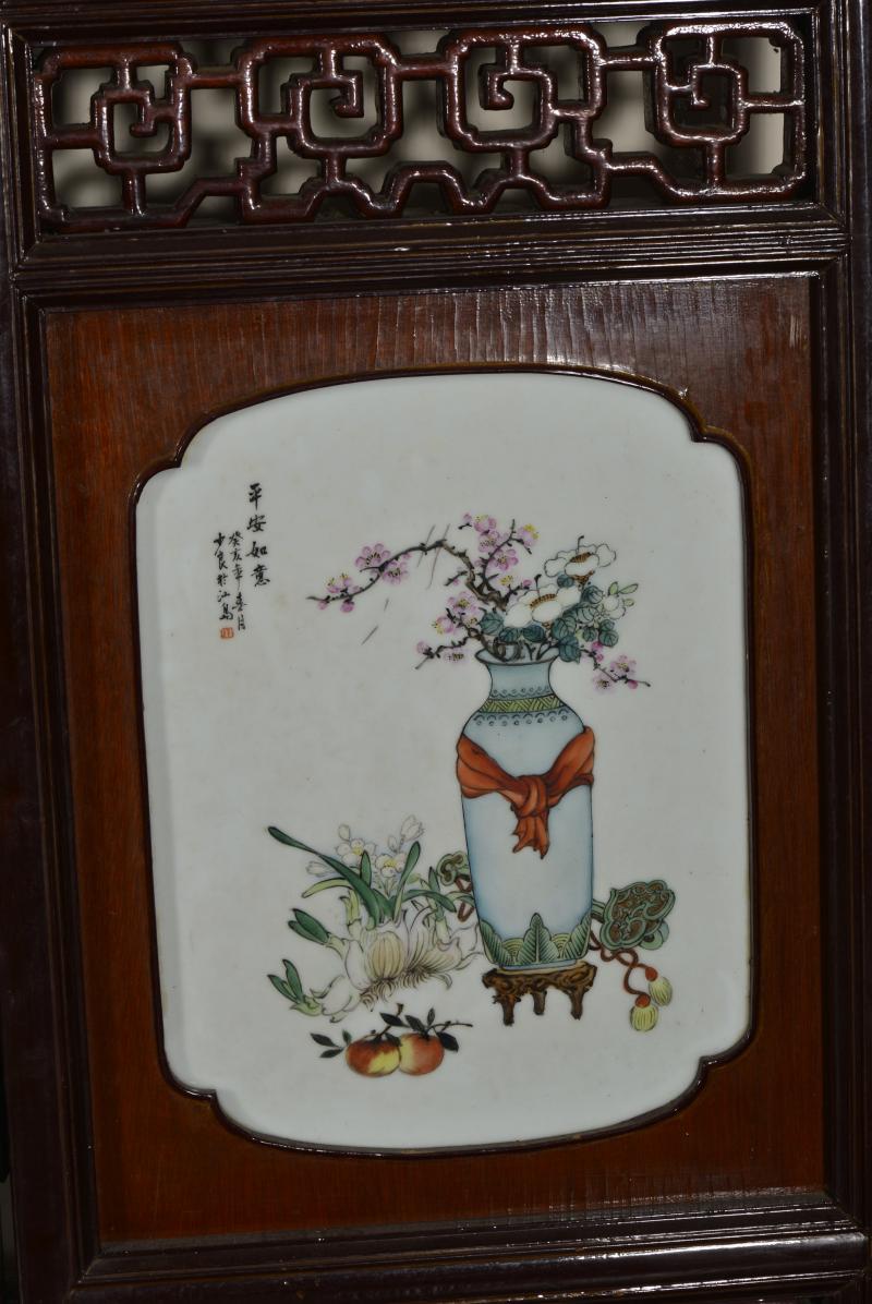 近现代 魏焕明、余少良合作双面粉彩山水人物八联落地大屏风 - 图20