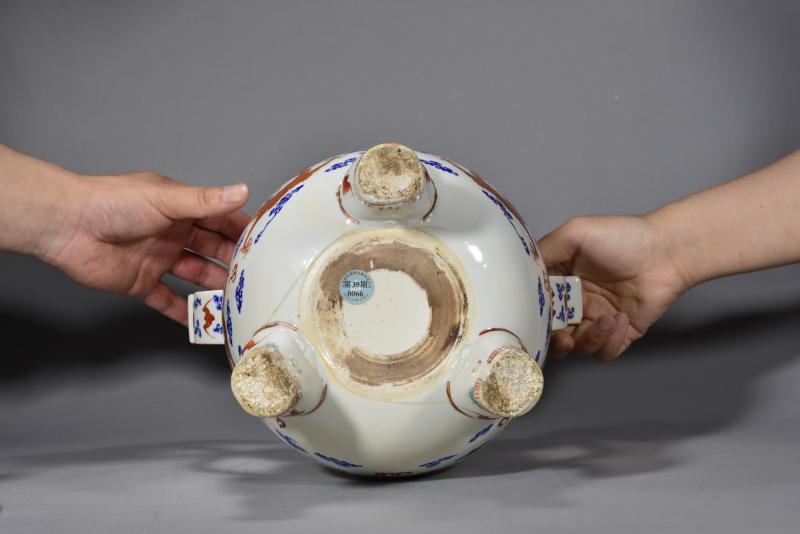清道光 粉彩双龙戏珠纹冲天耳炉 - 图7
