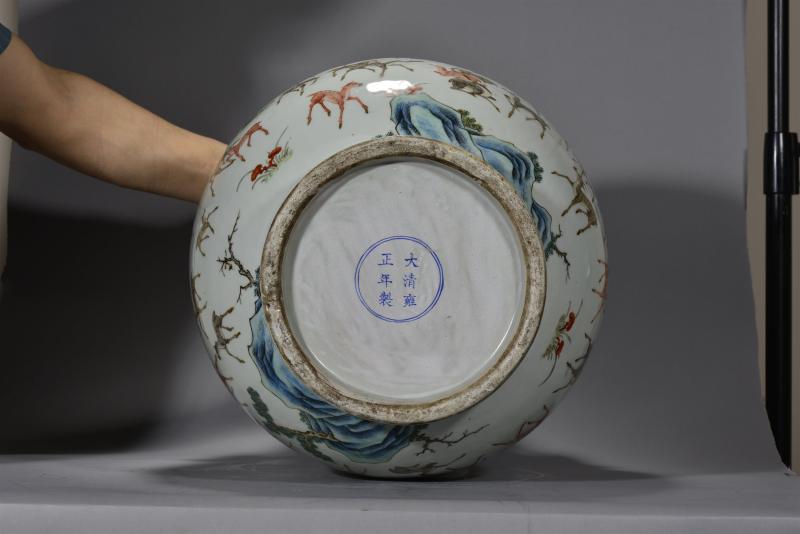 清同治 粉彩百鹿献瑞纹鹿头尊一对 - 图12