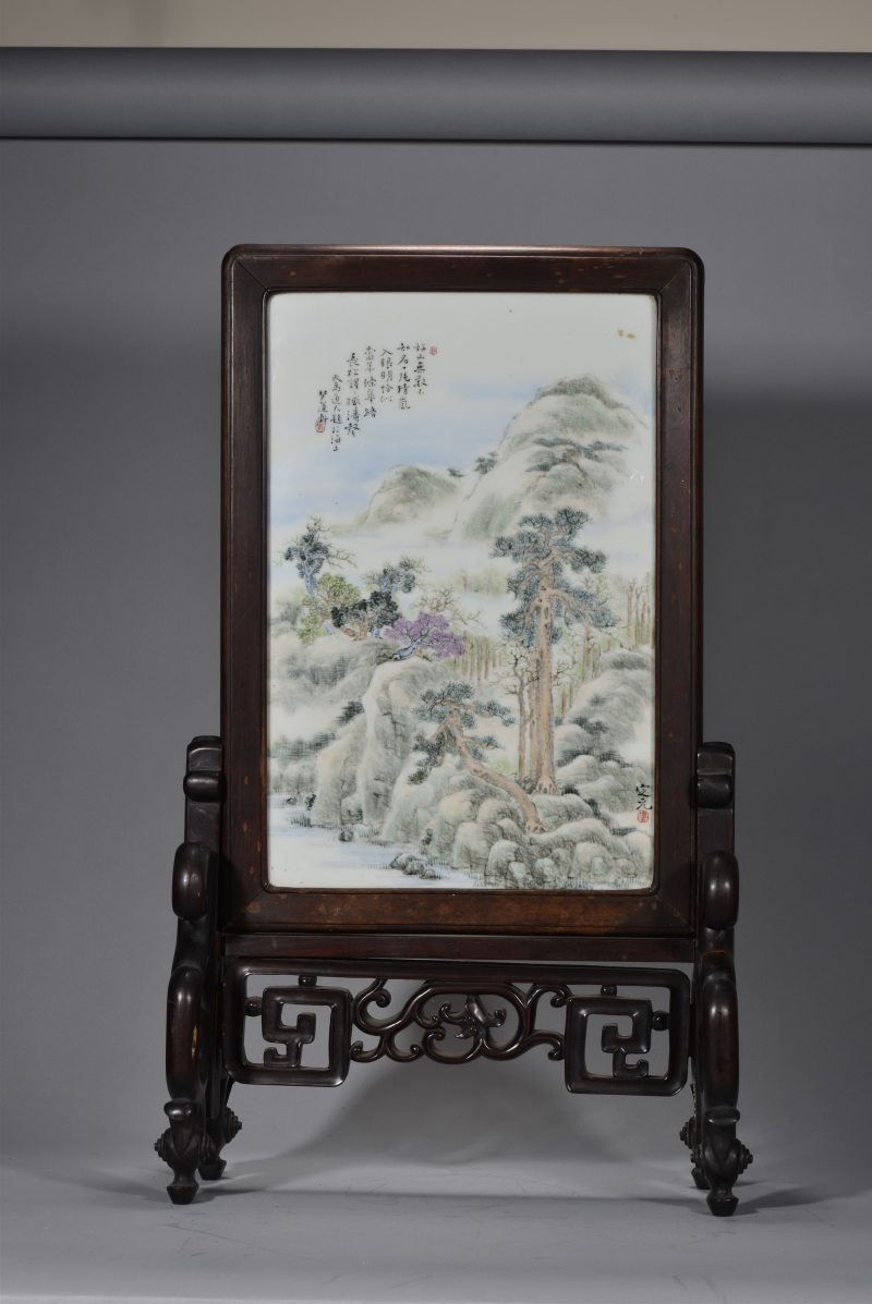 民国 天鸟道人浅绛彩松山幽居图带题诗瓷板 - 图2