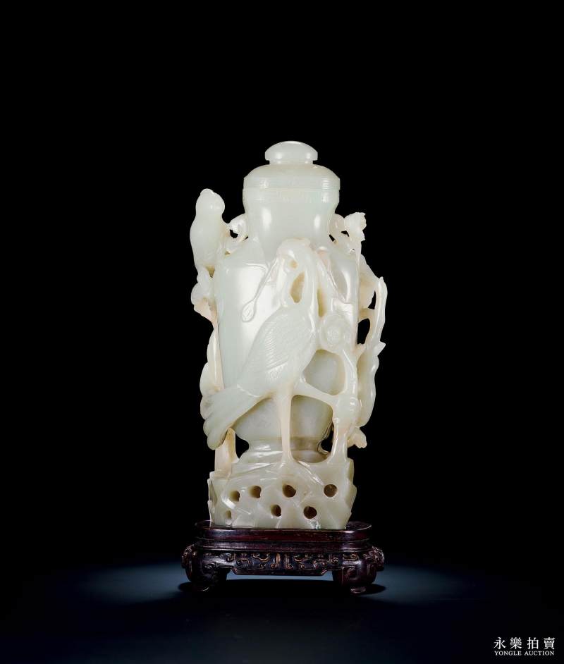 清 白玉雕喜鹊登梅瓶