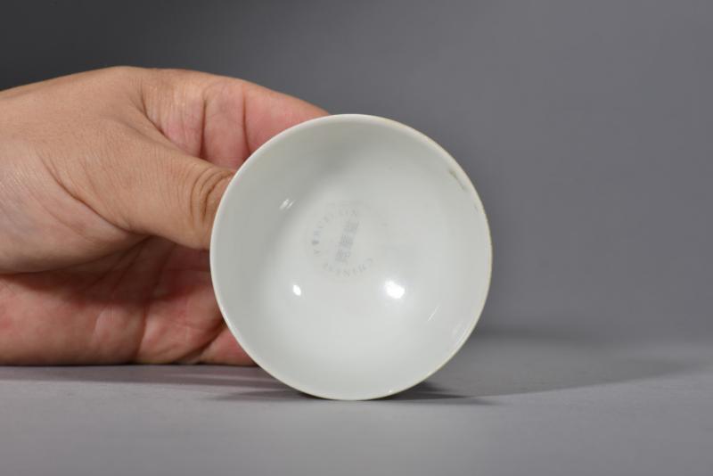 清光绪 矾红团龙纹杯 - 图5