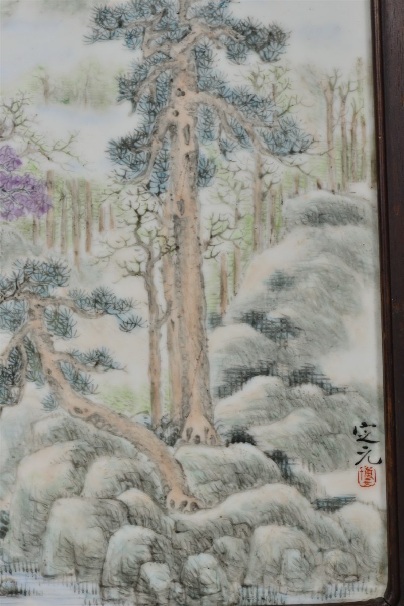 民国 天鸟道人浅绛彩松山幽居图带题诗瓷板 - 图4