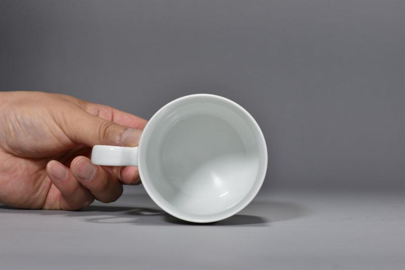 五十年代 王大凡粉彩「渔翁得利」茶杯 - 图8