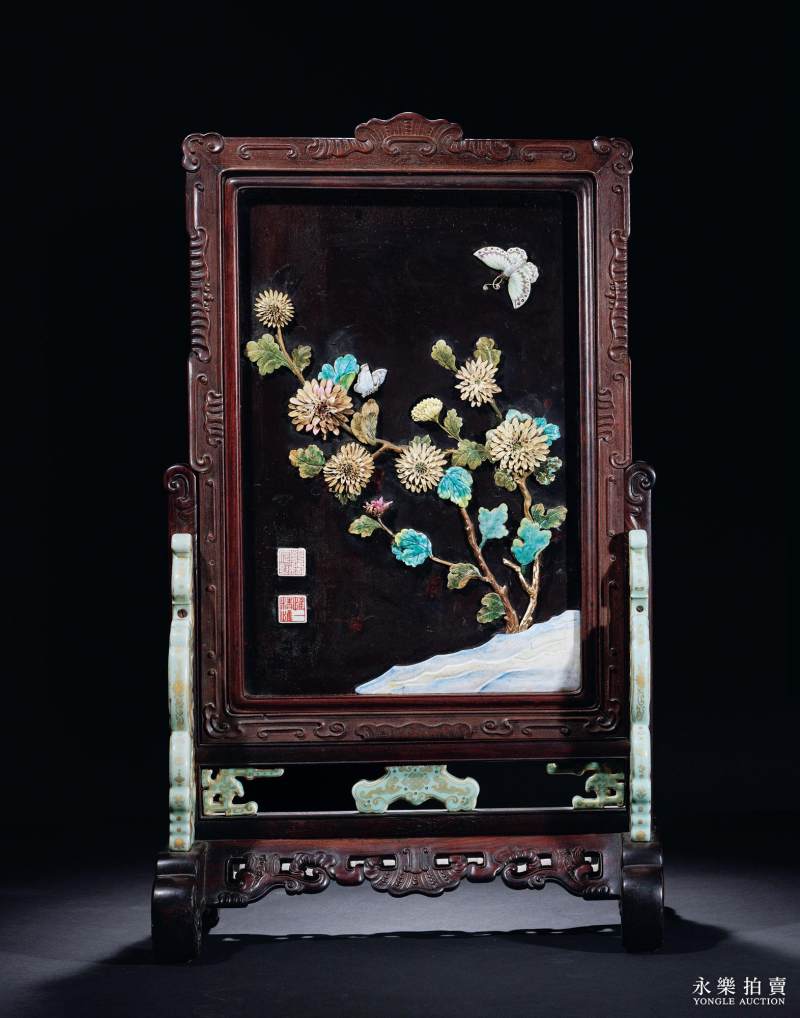 清乾隆 御制紫檀嵌瓷饰芙蓉石御题「菊花」转心插屏