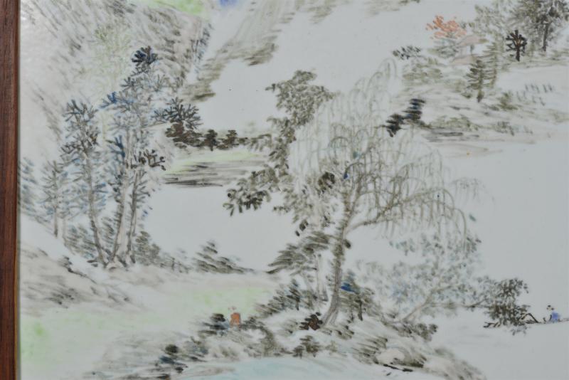 清光绪 程门浅绛彩江村幽居图瓷板插屏 - 图5
