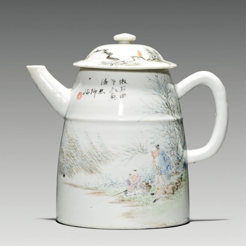 清光绪 金品卿浅绛彩人物茶壶