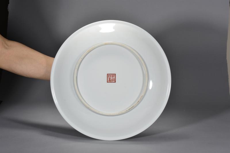 近现代 邹宝林粉彩人物盘 - 图3