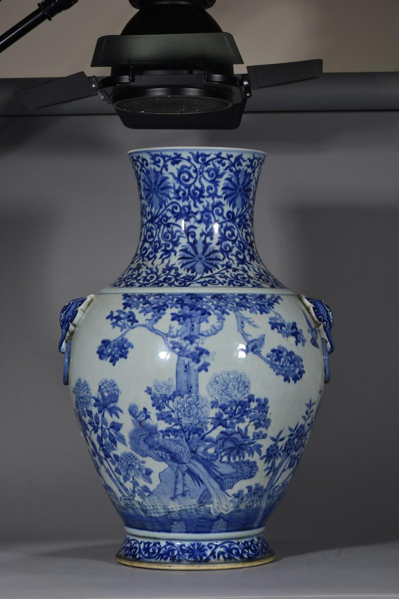 清中期 青花百鸟朝凤纹辐首耳大尊 - 图2