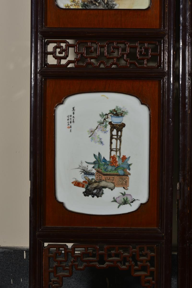 近现代 魏焕明、余少良合作双面粉彩山水人物八联落地大屏风 - 图29