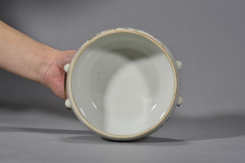 清光绪 张肇源浅绛彩花鸟暖锅底 - 图5