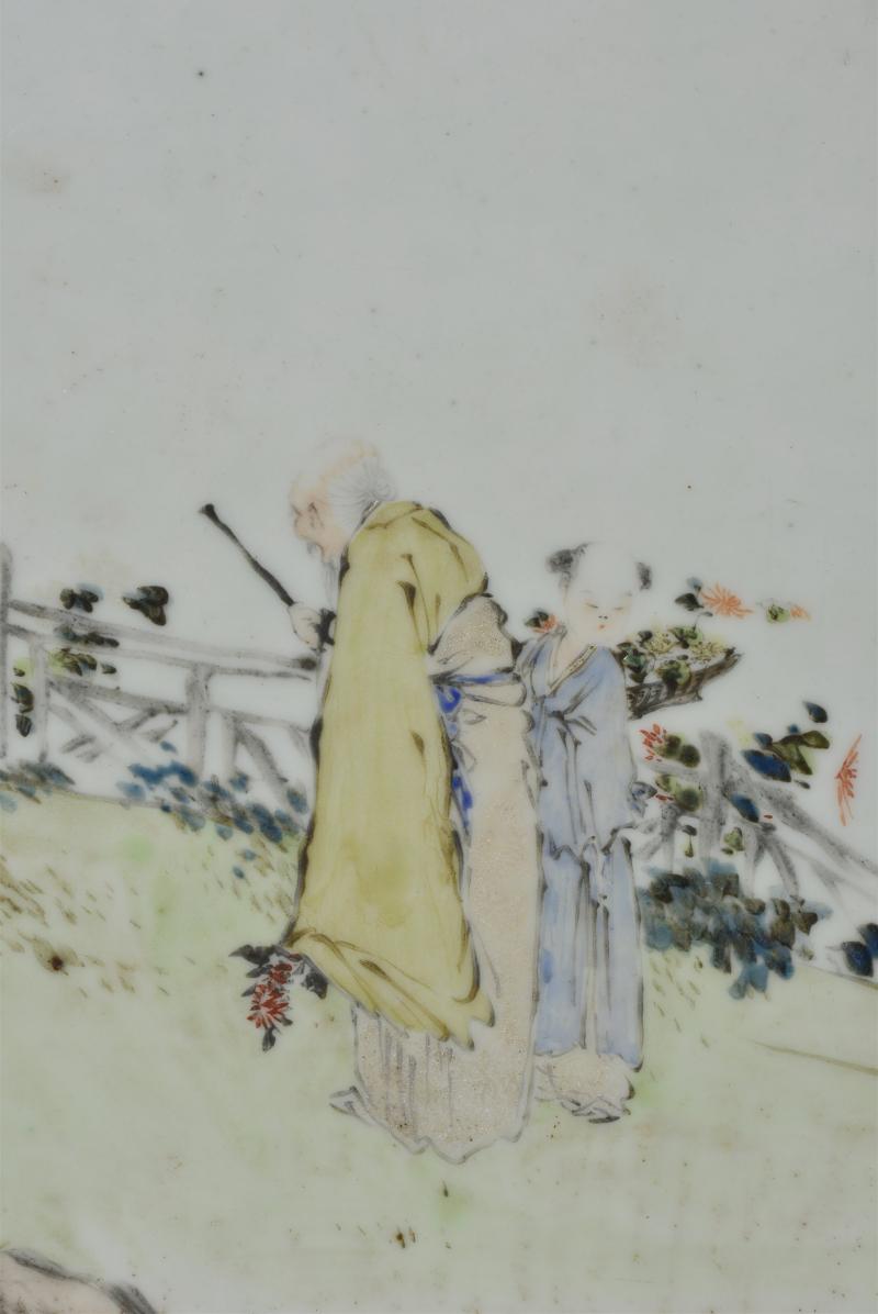 清光绪 王少维浅绛彩松荫赏秋图定制瓷板 - 图3