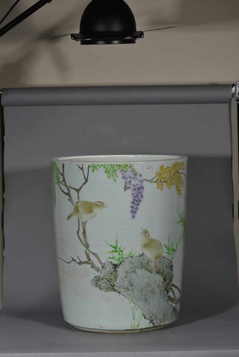 清光绪 金品卿风格浅绛彩紫藤鸣禽图画缸 - 图2