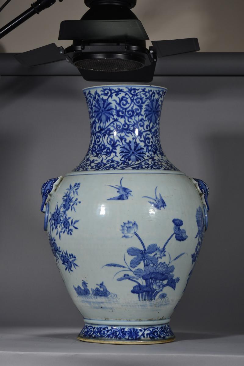 清中期 青花百鸟朝凤纹辐首耳大尊 - 图3