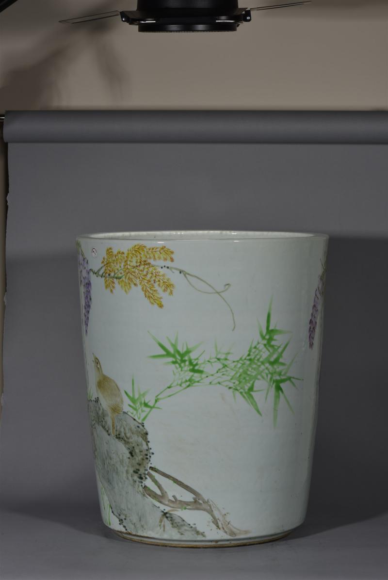 清光绪 金品卿风格浅绛彩紫藤鸣禽图画缸 - 图3