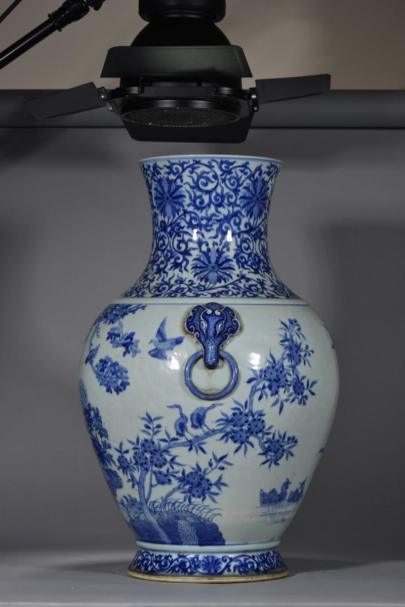 清中期 青花百鸟朝凤纹辐首耳大尊 - 图4