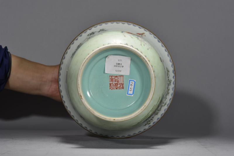 民国 粉彩三羊开泰婴戏图人物赏瓶 - 图6